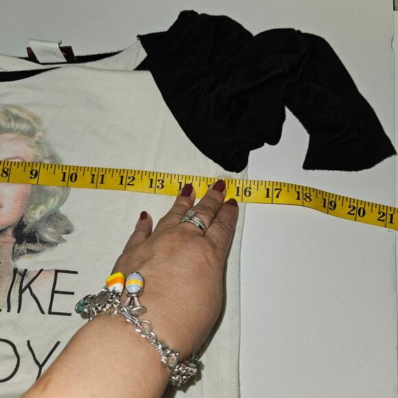 Miss Popular Marilyn Monroe Tee Women Small White Black Cutout Back Graphic Y2K - Picture 6 of 7